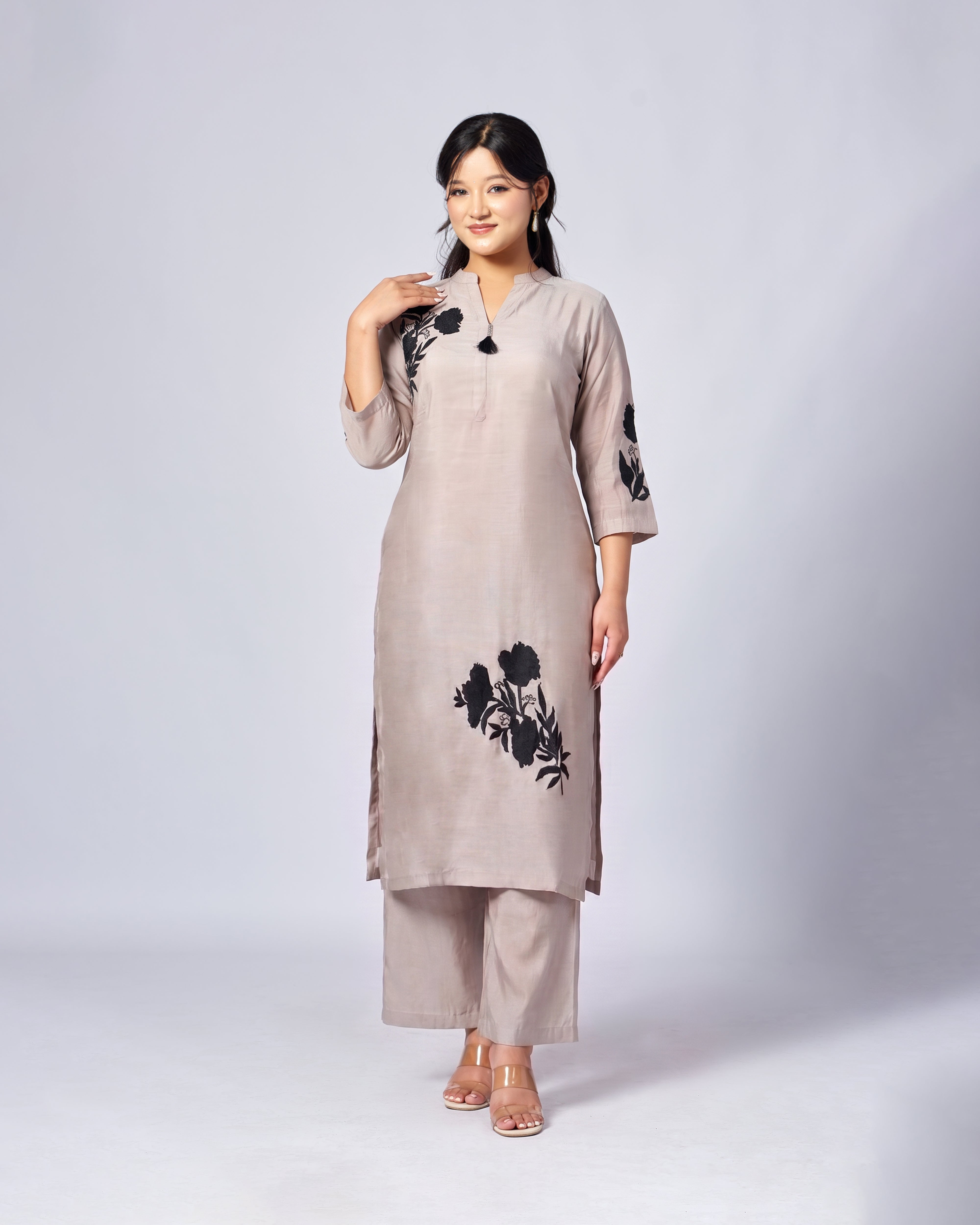 Pure Silk Thread Embroidered Kurthi Set