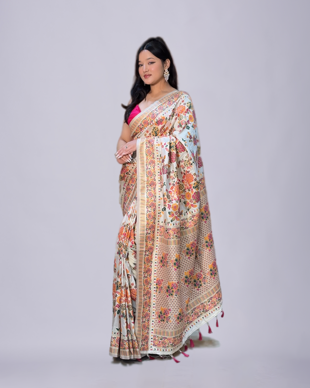 Meadow Elegance – Premium Handloom Saree
