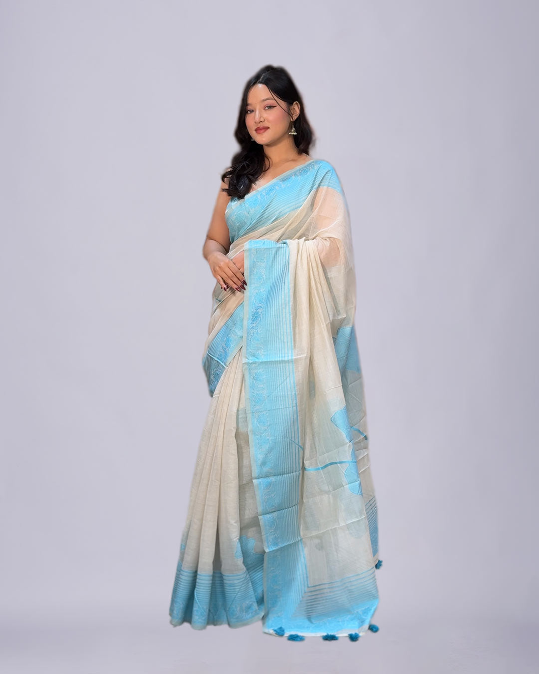 Ivory Grace – Premium Linen Saree