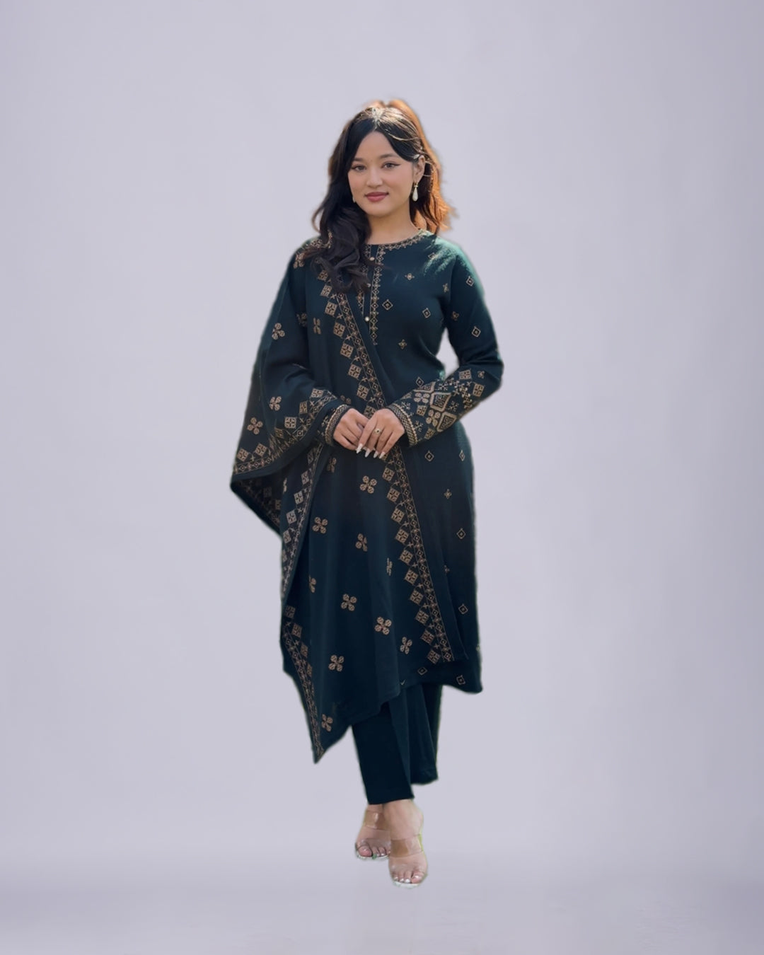 Sapphire Royale – Woolen Embroidered Shawl Set