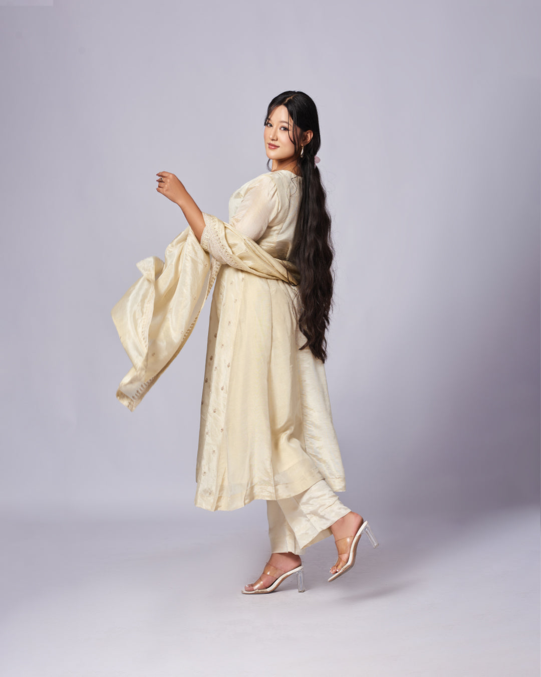 Noor-E-Ivory – Embroidered Kurthi Set
