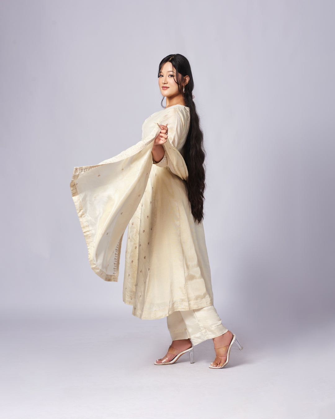 Noor-E-Ivory – Embroidered Kurthi Set
