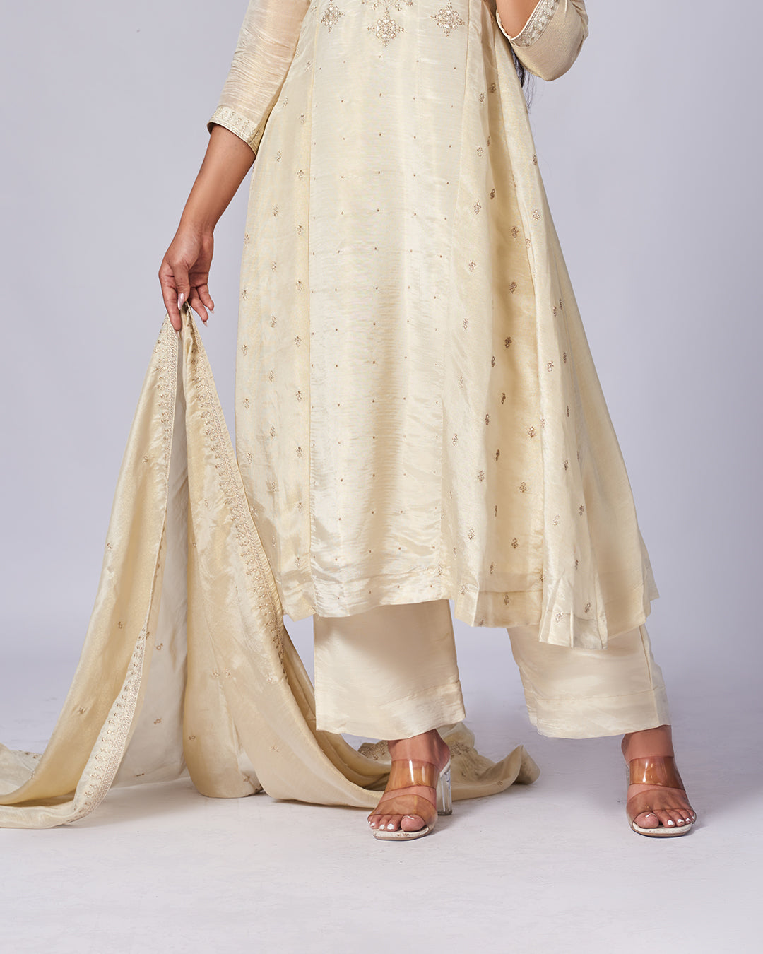 Noor-E-Ivory – Embroidered Kurthi Set
