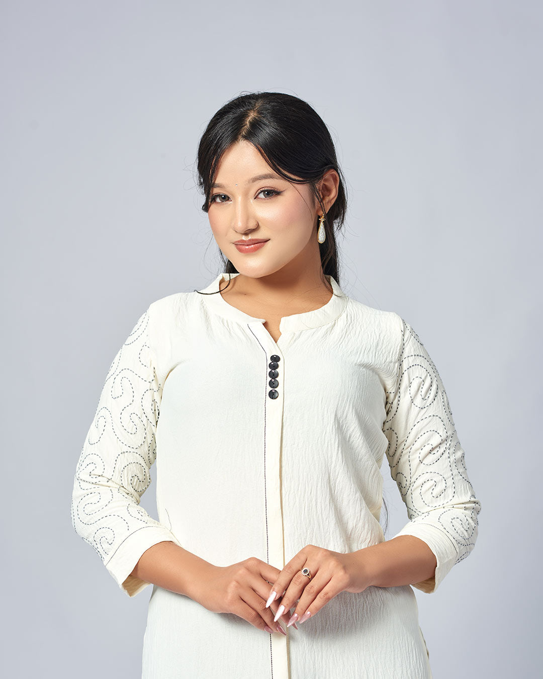 Subtle Elegance – Ivory Kurthi