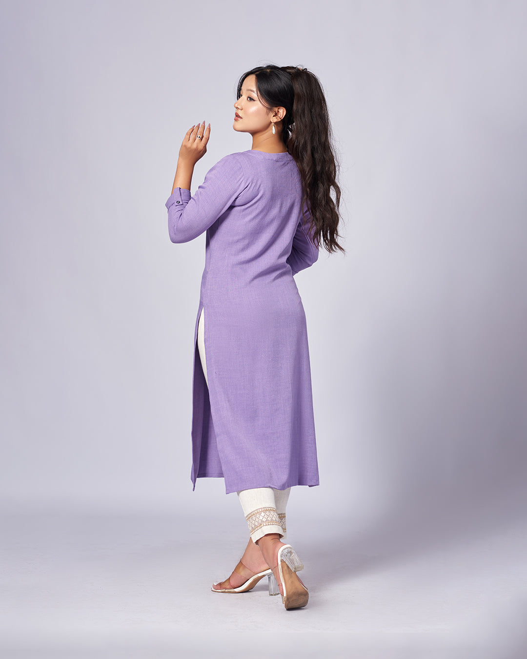 Lavender Whisper – Embroidered Cotton-Linen Kurthi