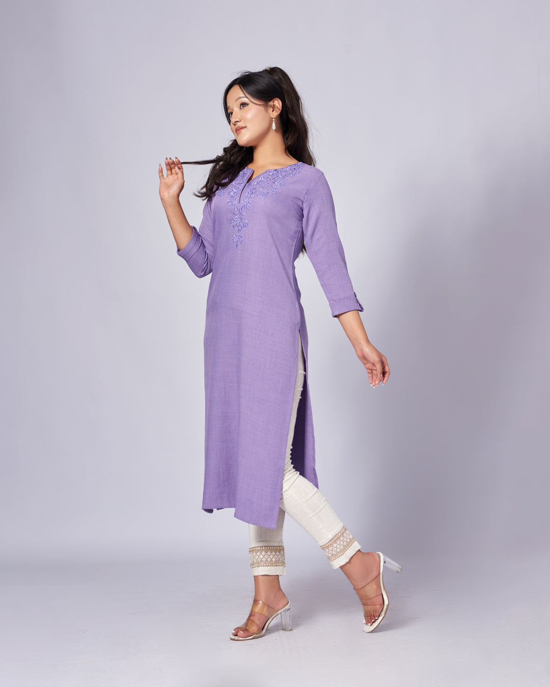 Lavender Whisper – Embroidered Cotton-Linen Kurthi