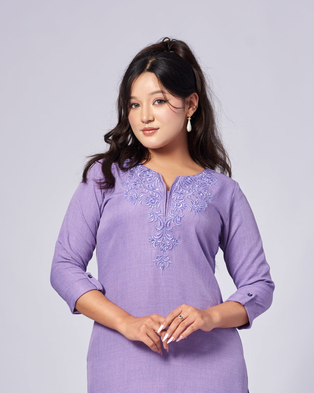 Lavender Whisper – Embroidered Cotton-Linen Kurthi